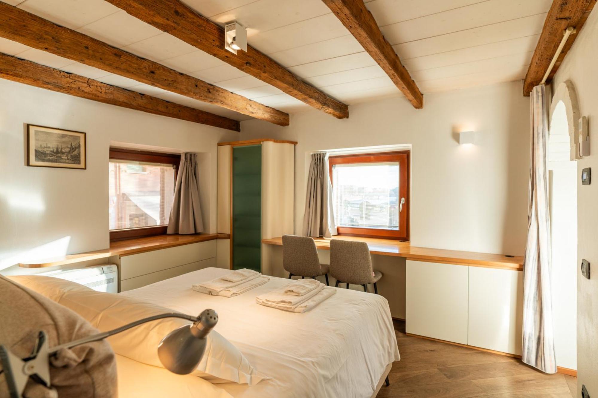 La Finestra Sul Ponte By Postcardsfrom Bed & Breakfast Verona Ngoại thất bức ảnh