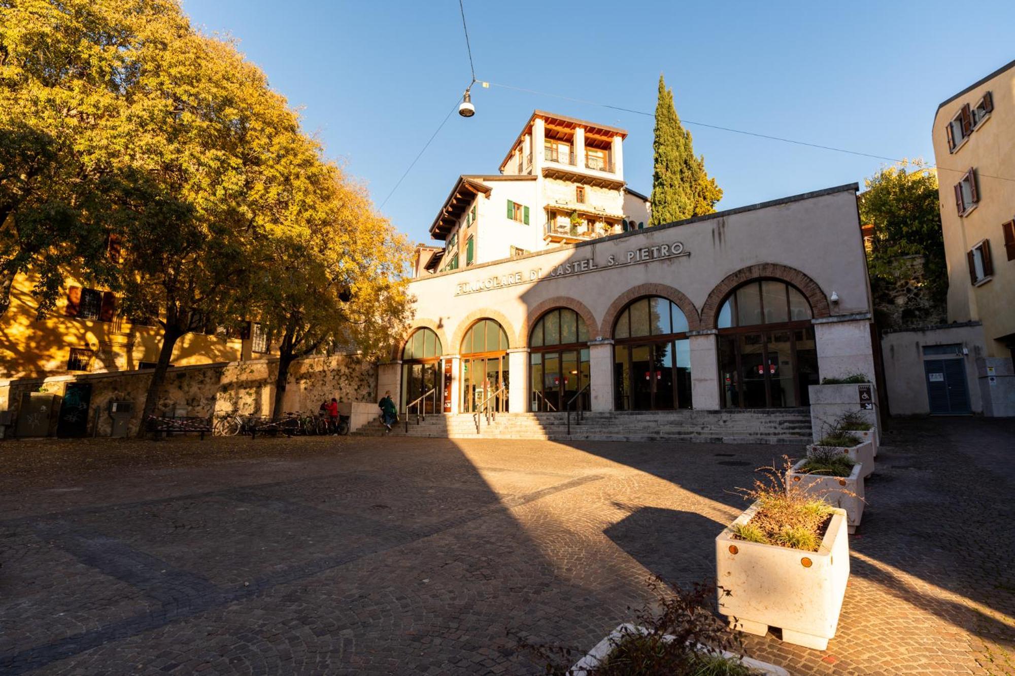 La Finestra Sul Ponte By Postcardsfrom Bed & Breakfast Verona Ngoại thất bức ảnh