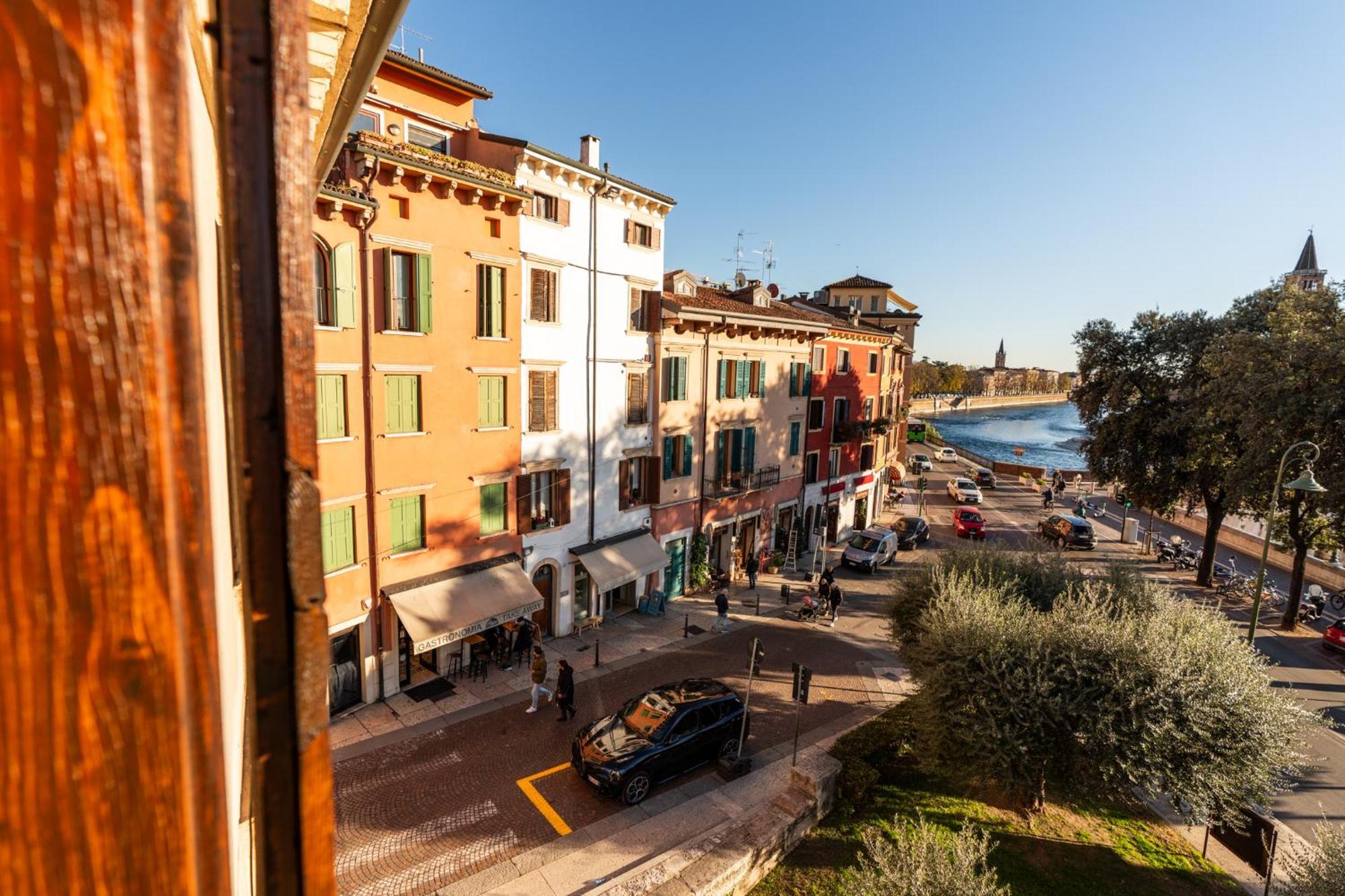 La Finestra Sul Ponte By Postcardsfrom Bed & Breakfast Verona Ngoại thất bức ảnh