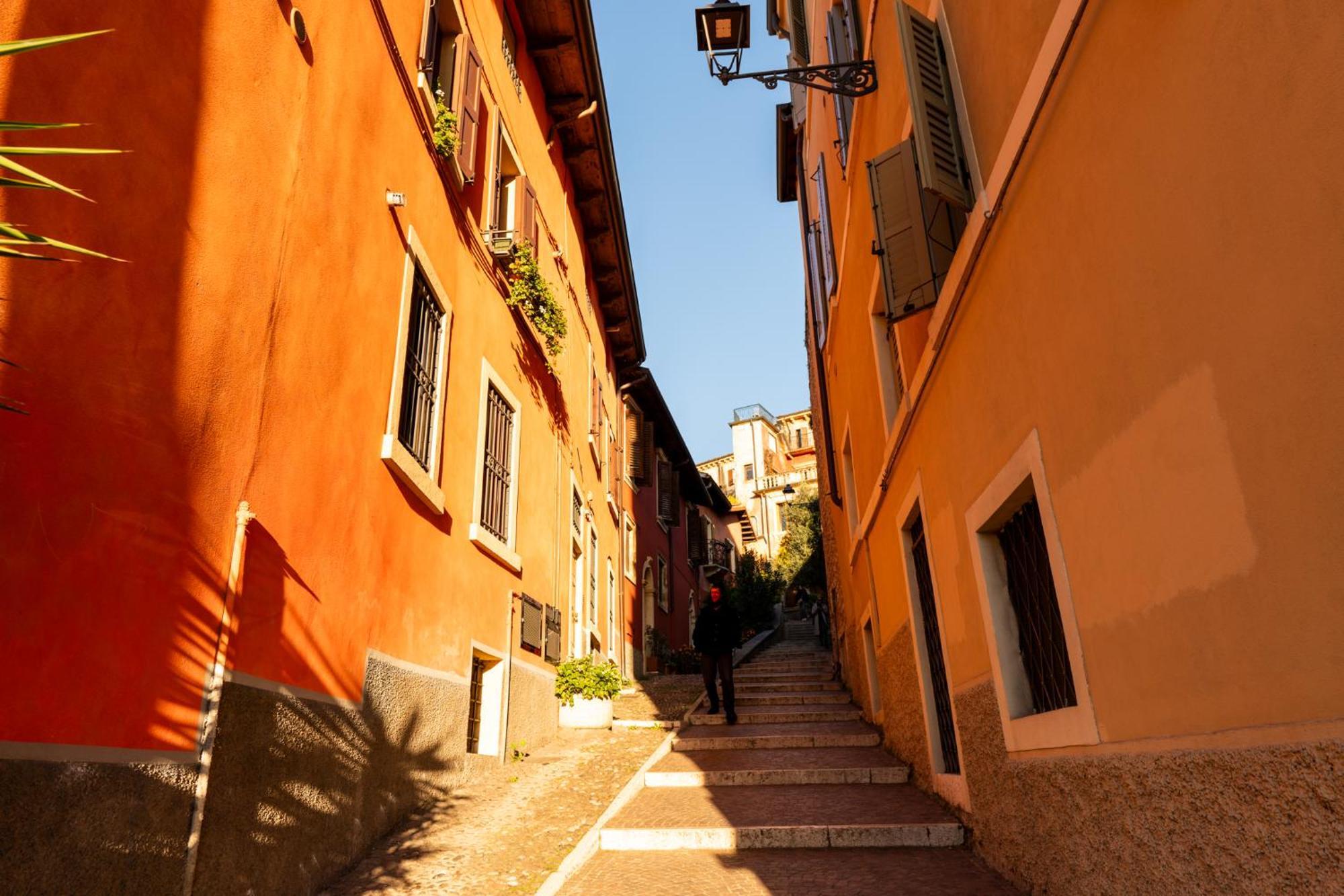 La Finestra Sul Ponte By Postcardsfrom Bed & Breakfast Verona Ngoại thất bức ảnh